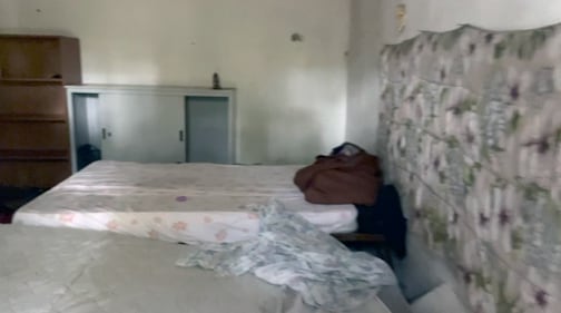 Degrado a Milano: occupazione abusiva agli ex gasometri 4