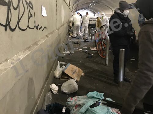 Sgomberato il tunnel in Centrale: degrado fuori controllo