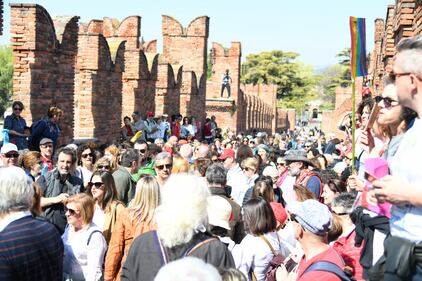 Il flash mob femminista a Ponte Castelvecchio 2