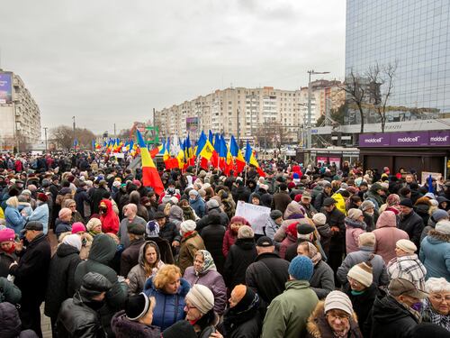 Moldavia a un bivio: la piazza filorussa assalta il governo. Mosca vuole il golpe