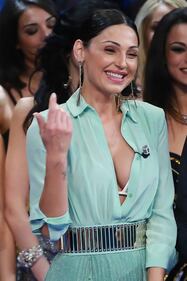 Anna Tatangelo, spacco sexy con fotomontaggio 33