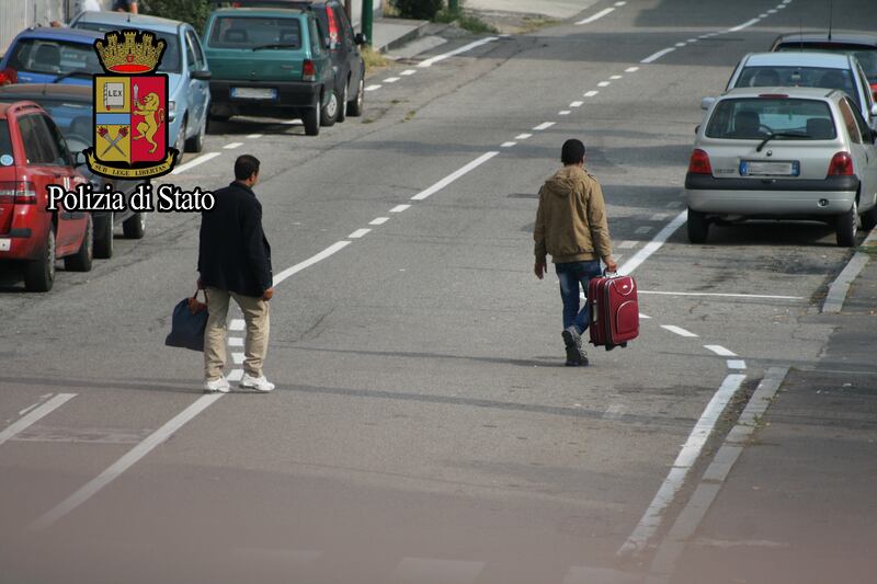 Immigrazione, così gli scafisti di terra "lavorano" a Milano 3