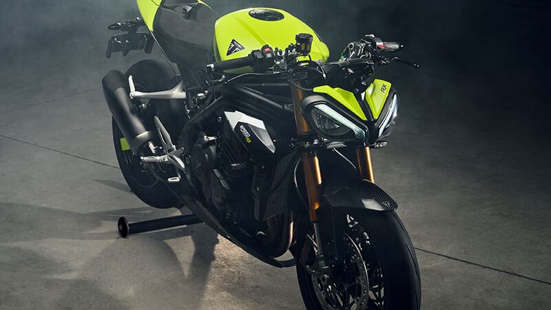 Triumph Speed Triple 1200 RX 2025: la nuova naked limited edition