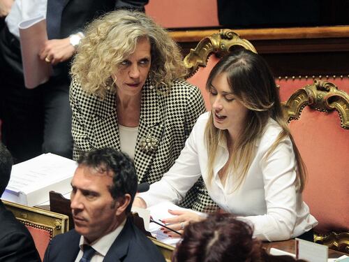 La Cirinnà cancella i genitori: "Sono uno stereotipo e un pregiudizio"