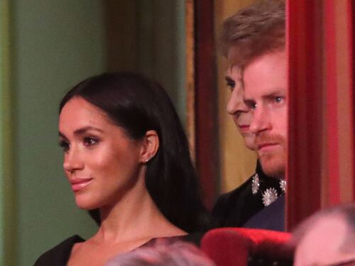 Cosa c'è (davvero) dietro il cambio di "residenza" di Harry e Meghan