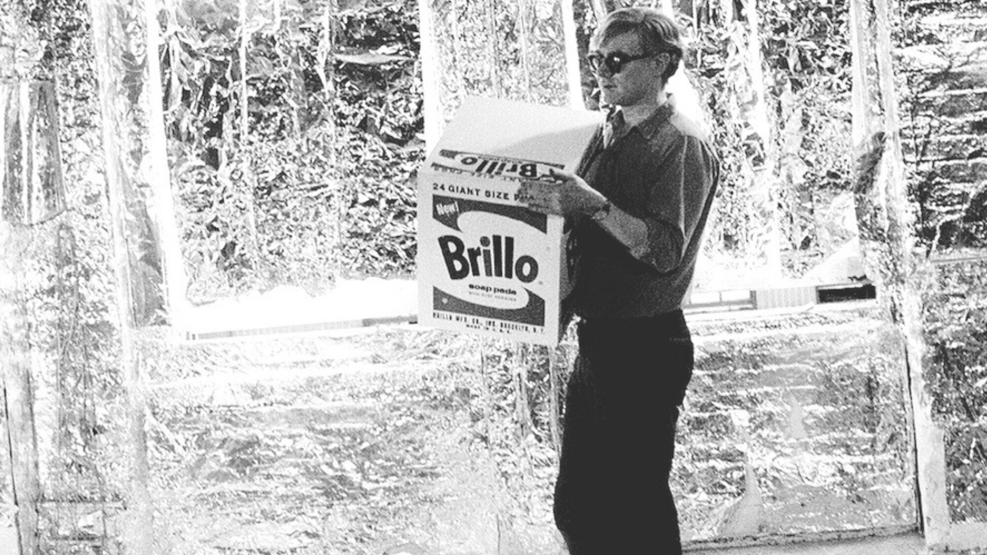 Così il genio (totale) di Warhol plasmò la rivoluzione anni '80