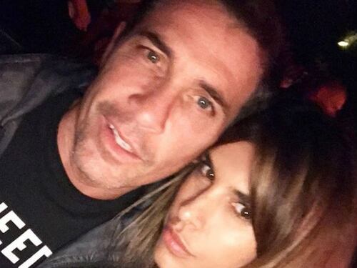 Elisabetta Canalis sexy ed elegante alla festa del marito