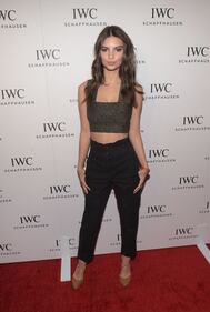 Emily Ratajkowski, nudo totale al mare 20