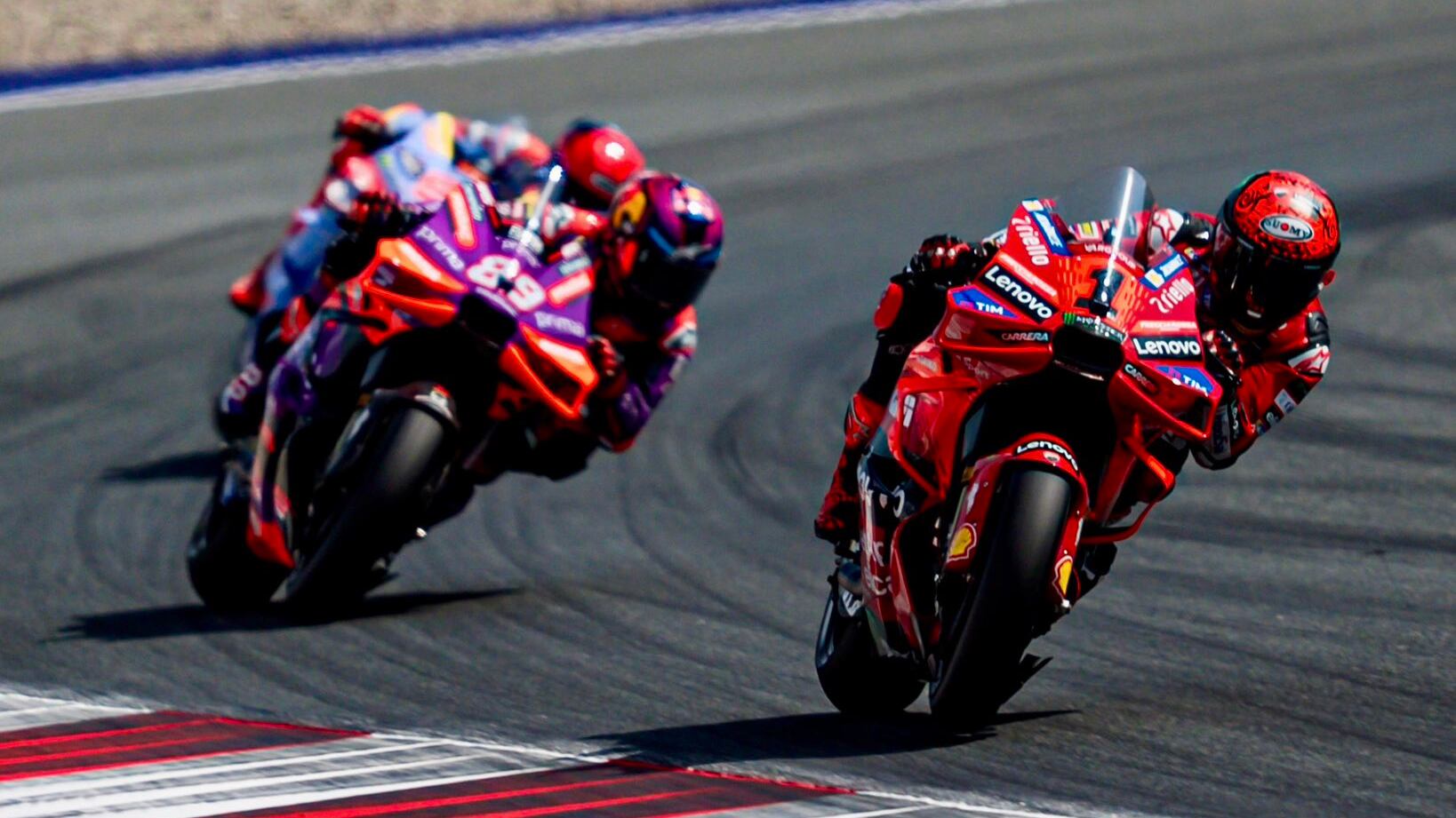 MotoGP, Bagnaia trionfa a Spielberg davanti a Martin e vola in vetta alla classifica