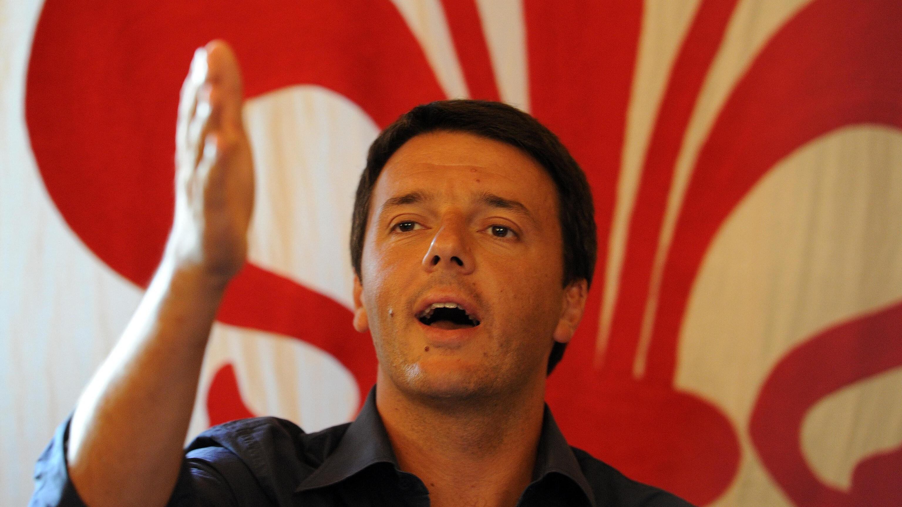 Renzi punge Bersani: non basta dare del fascista a Grillo