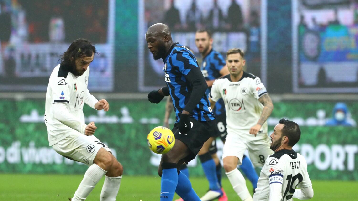Un siluro sull'Inter: ora è bufera "È stata una partita oscena..."
