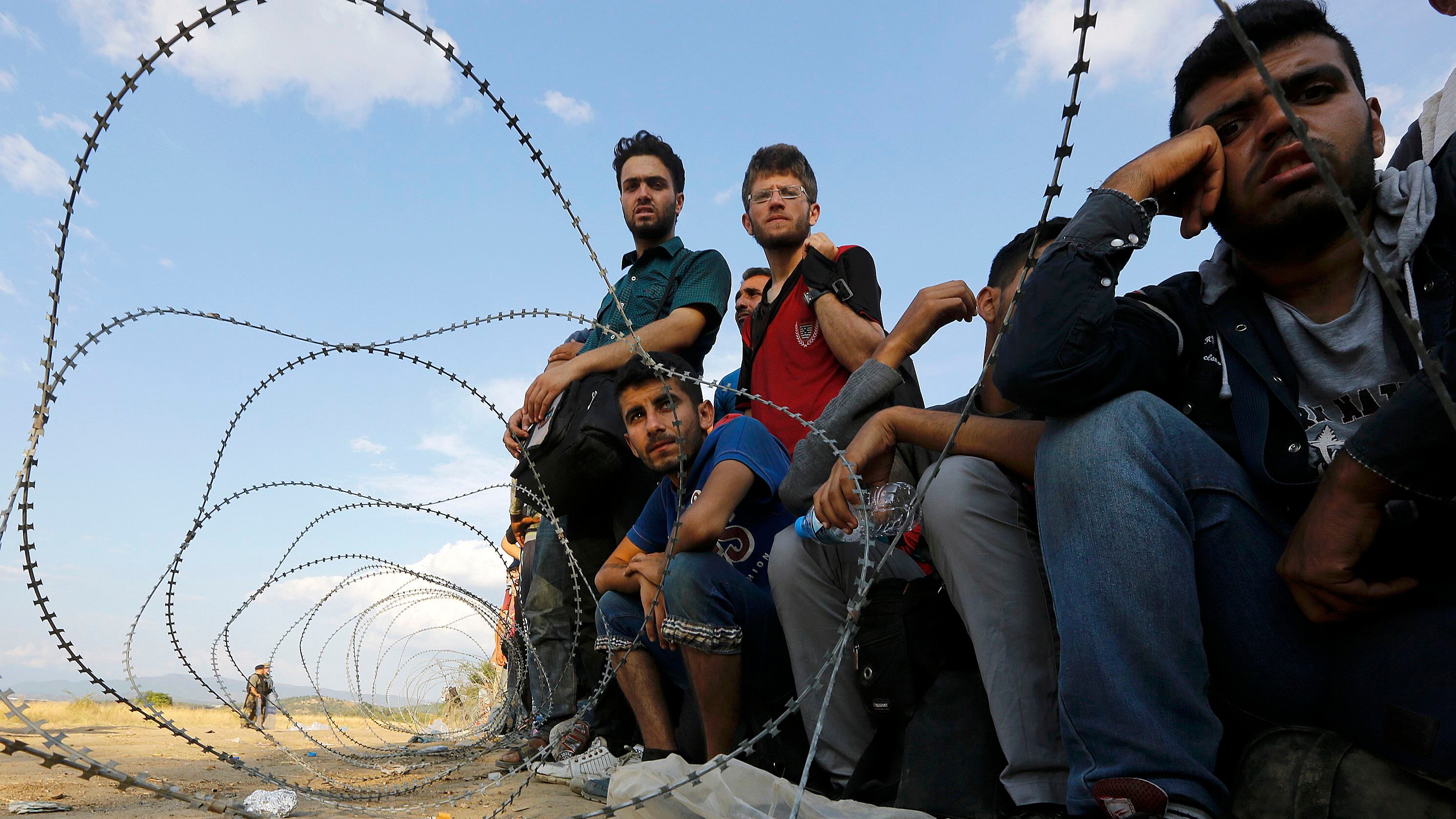 La Slovenia fa scorte di filo spinato per bloccare l'arrivo dei migranti