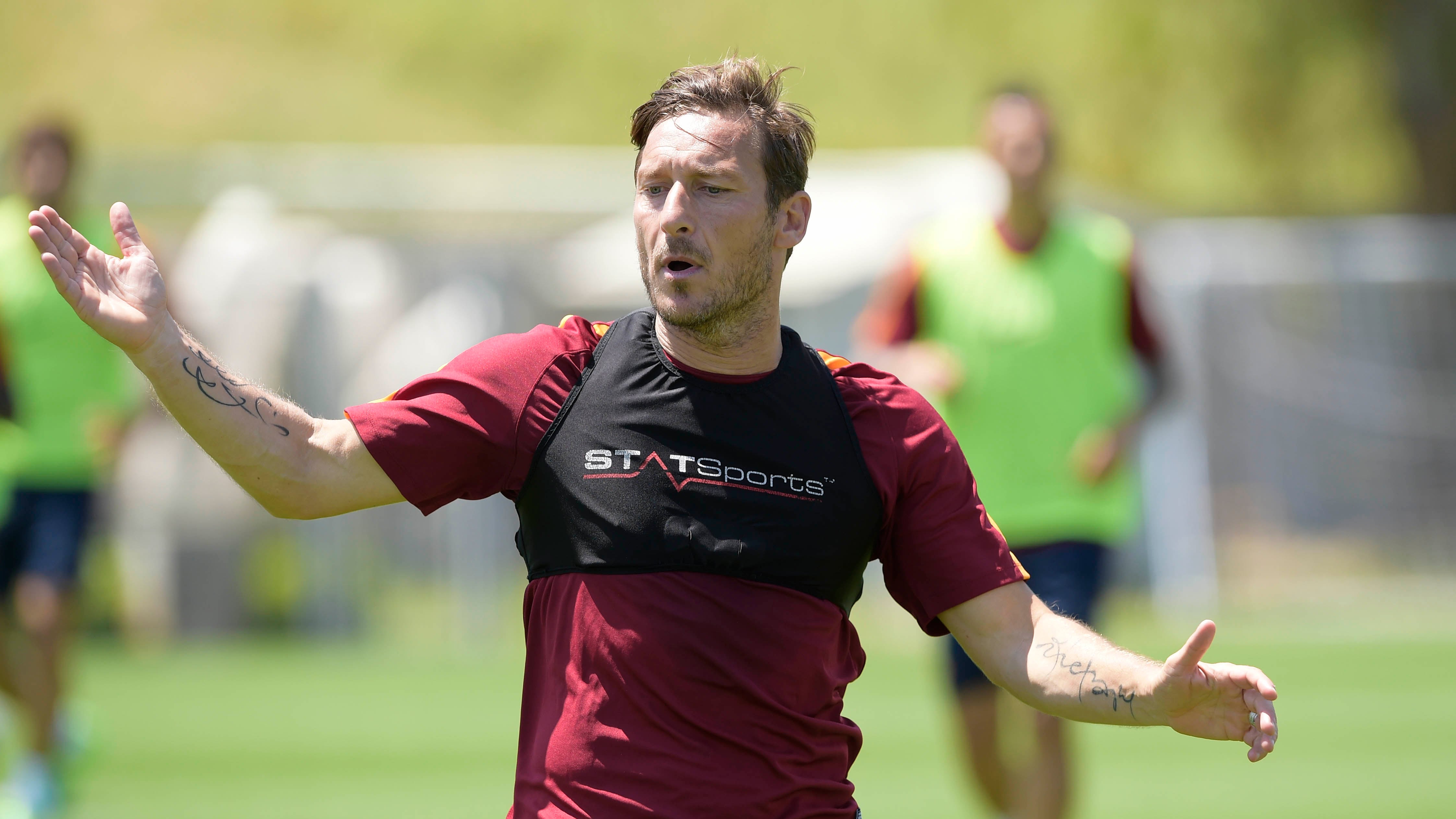 Totti: "È finita la vita da calciatore. Sarò un dirigente della Roma"