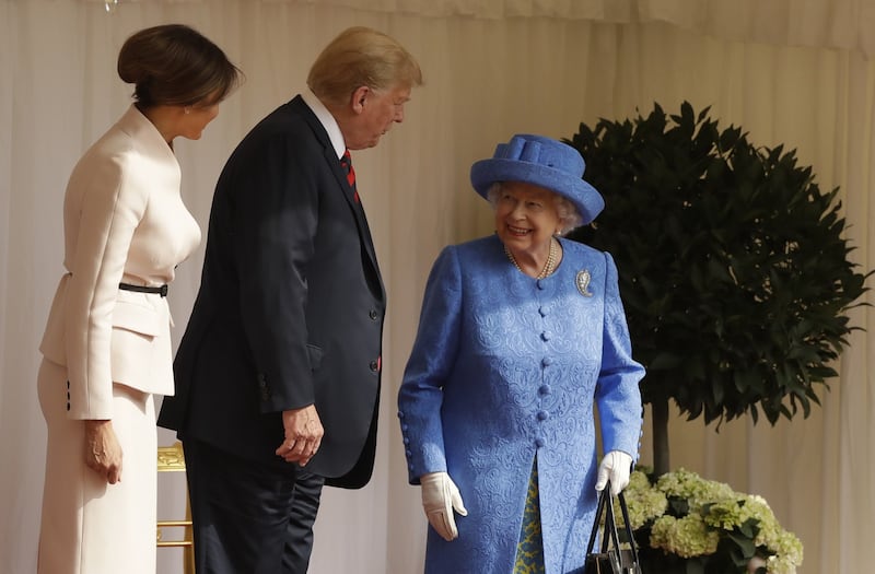 Regina Elisabetta II, le foto dell'incontro con Trump 9