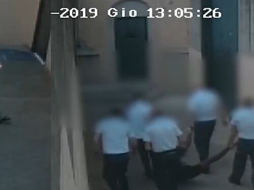 Detenuto pestato in carcere: a processo 8 agenti del San Vittore