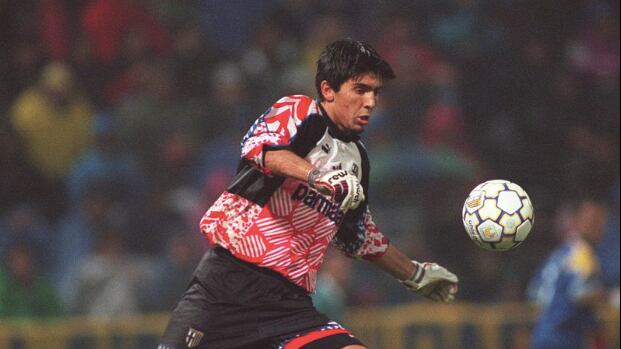 30 anni fa l'esordio tra i pali del portiere più forte del mondo: Gianluigi Buffon
