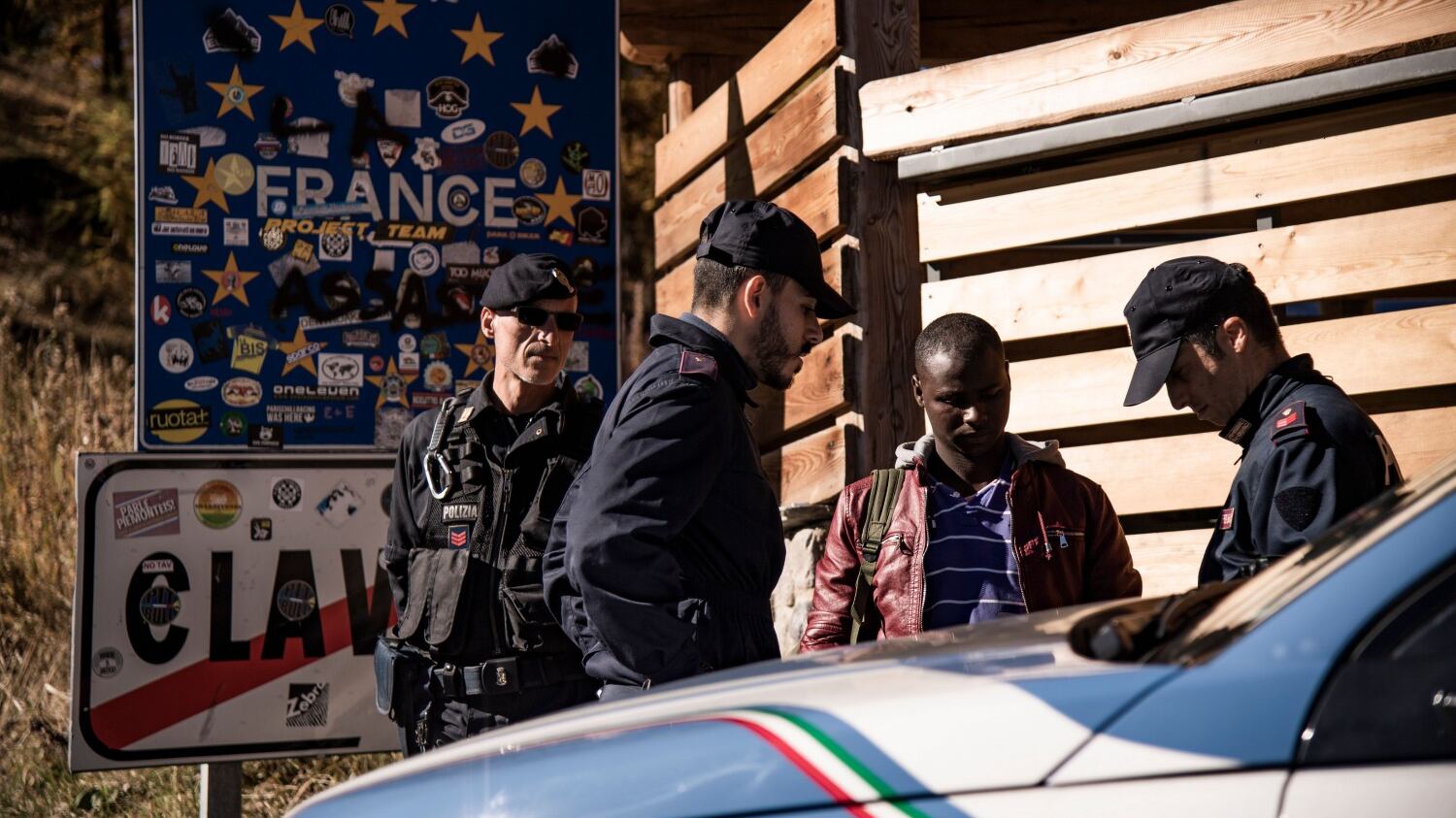 Confine di Claviere, la denuncia del Viminale: "La Francia riporta in Italia i migranti minori"