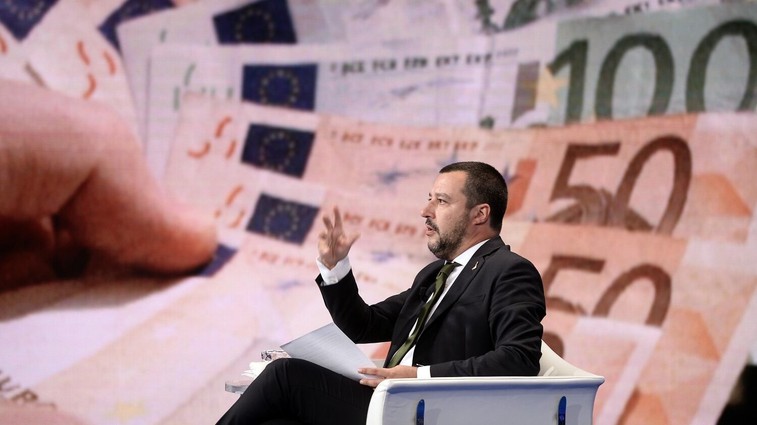 Pensione, ecco il piano di Salvini: si va a 62 anni con quota 100