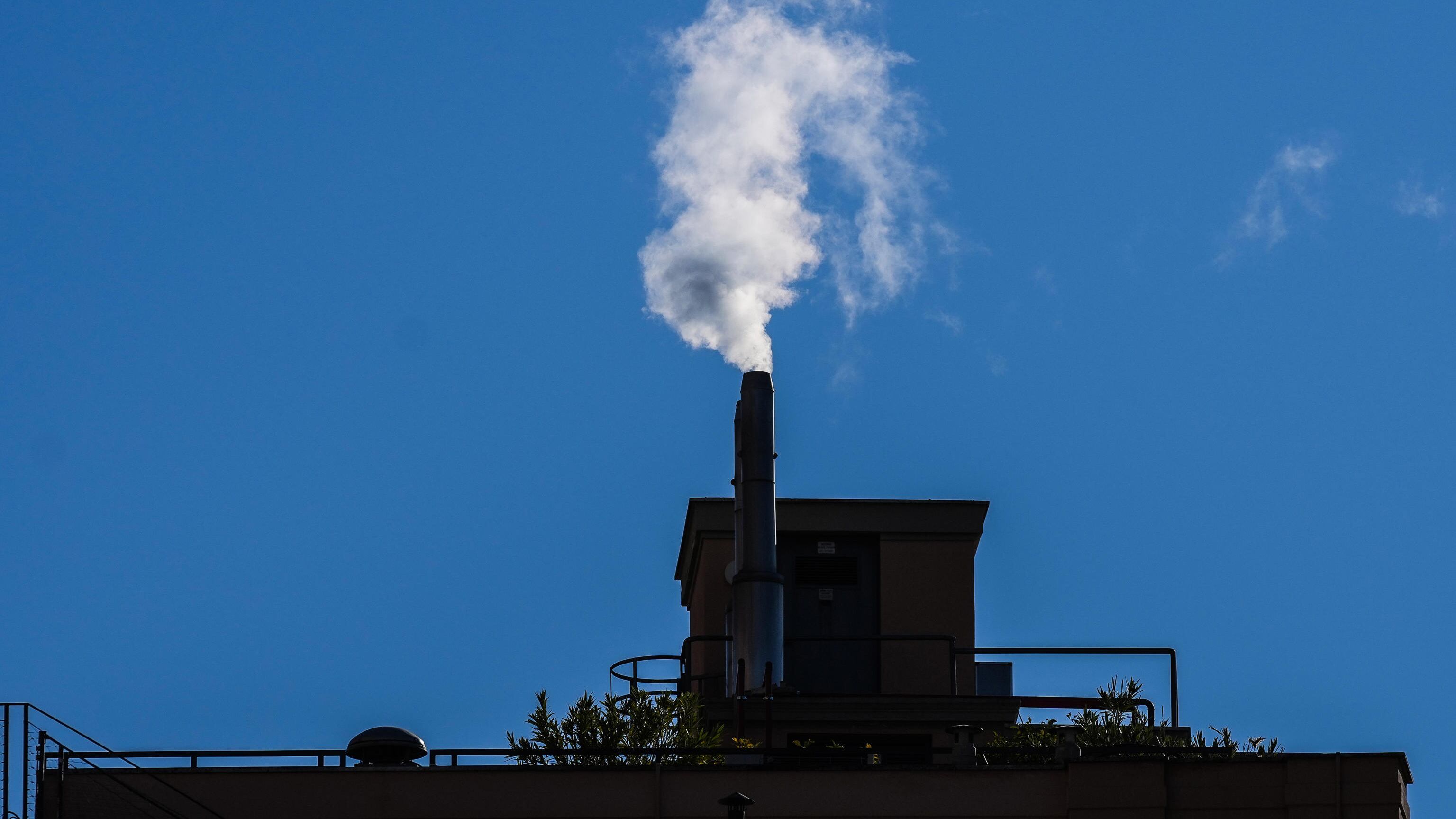 Investimenti dimezzati sul gas e ideologia green. L'Europa paga le sue colpe nella crisi energetica