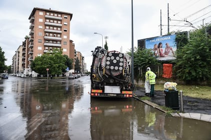 Maltempo, a Milano esonda il Seveso 6