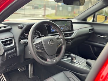 Lexus UX 300h: guarda la gallery del crossover premium giapponese 16