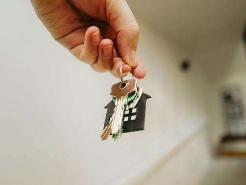 Locazioni brevi in condominio, tra diritto di affittare e quiete dei vicini