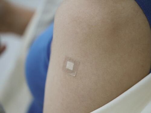 Vaccini per l’influenza, le donne hanno più effetti collaterali: lo studio