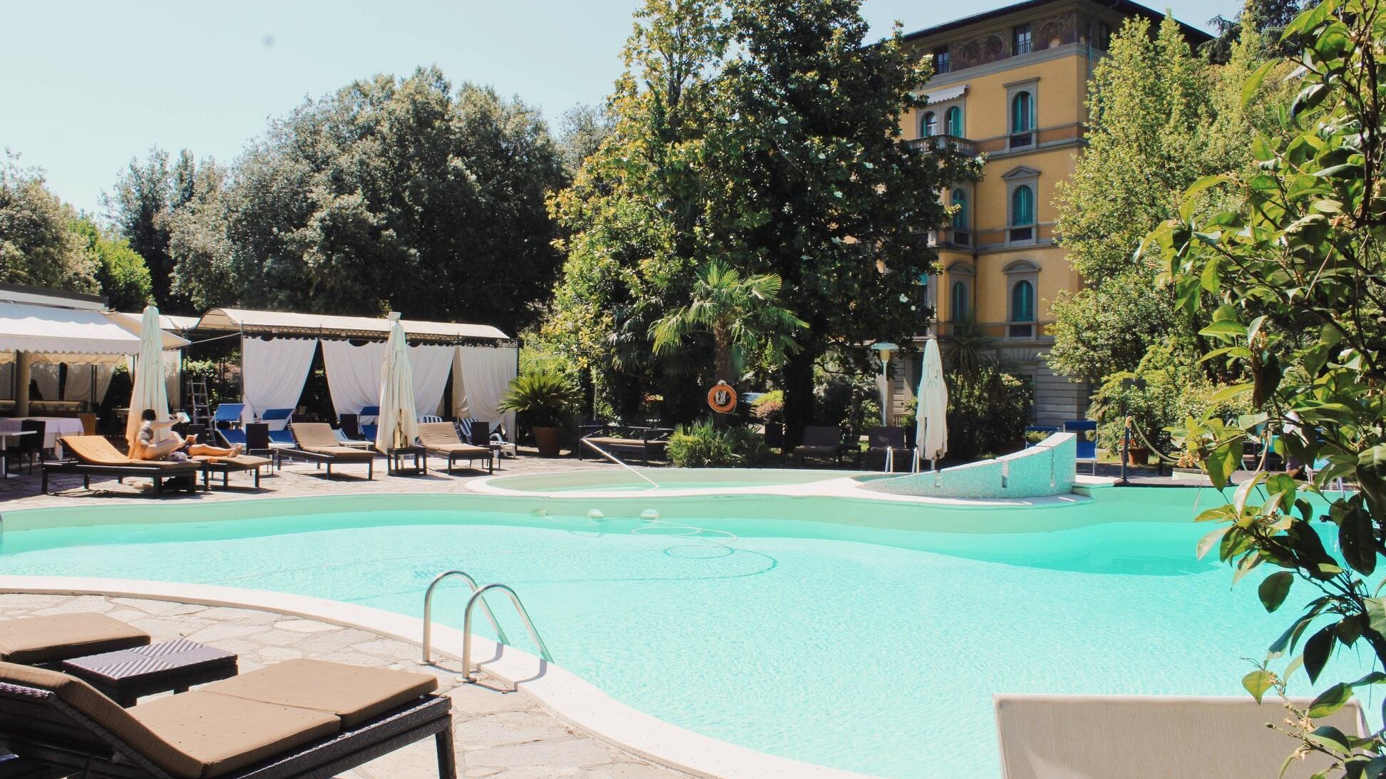 Bloccati i beni agli oligarchi. Ma l'hotel di D'Annunzio e dei Savoia finisce in mani russe