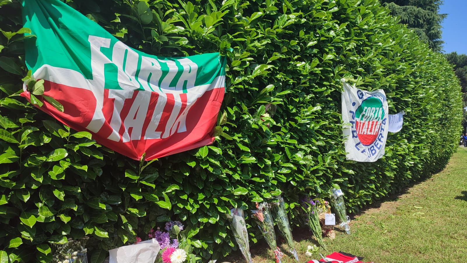 Dolore, sorpresa e silenzio. La sua Milano lo piange