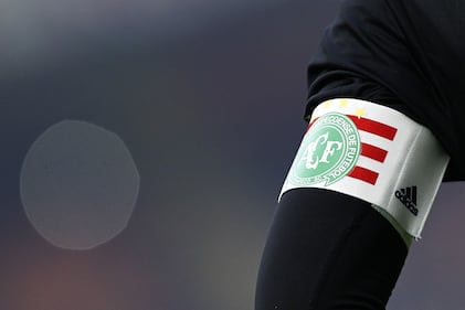 Sulla maglia del Milan il ricorda per le vittime della Chapecoense 1