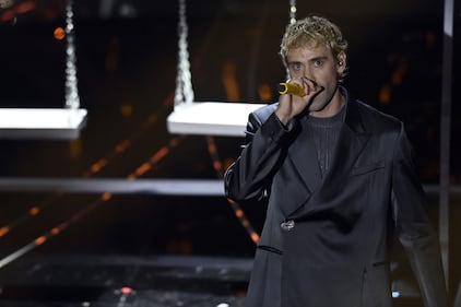 Sanremo 2024: ecco il look della terza serata del Festival da Mr. Rain 5