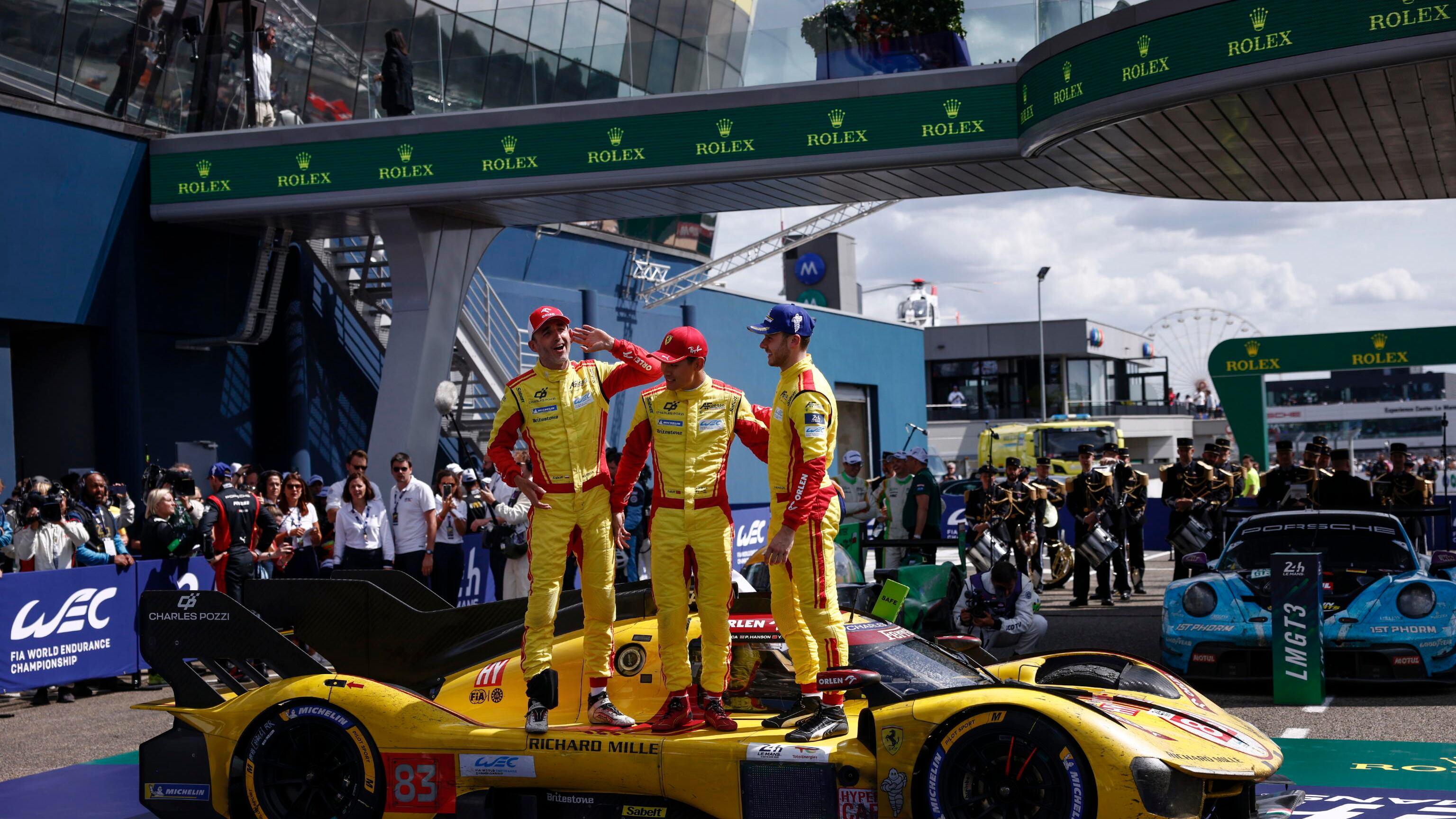Il Cavallino si prende un triplete magico a Le Mans. E Kubica, inferno e ritorno, commuove il mondo