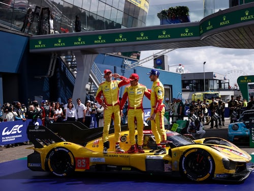 Il Cavallino si prende un triplete magico a Le Mans. E Kubica, inferno e ritorno, commuove il mondo