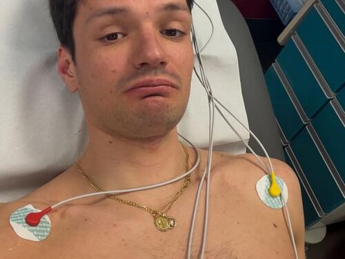 A Tommy si spegne la fiamma. Un malore mentre è in testa