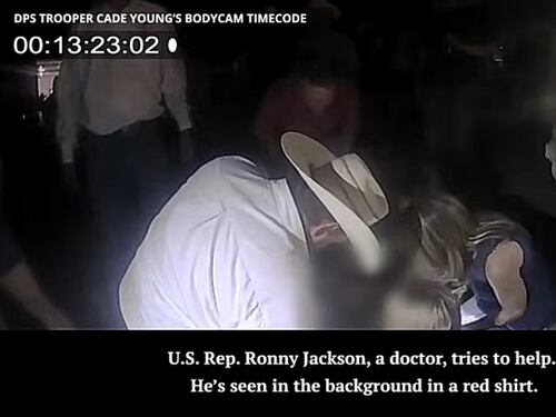 "Sei un co...". Il surreale arresto dell'ex medico di Trump in Texas