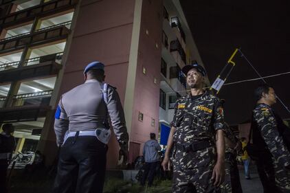 Indonesia, attacco alla polizia 5
