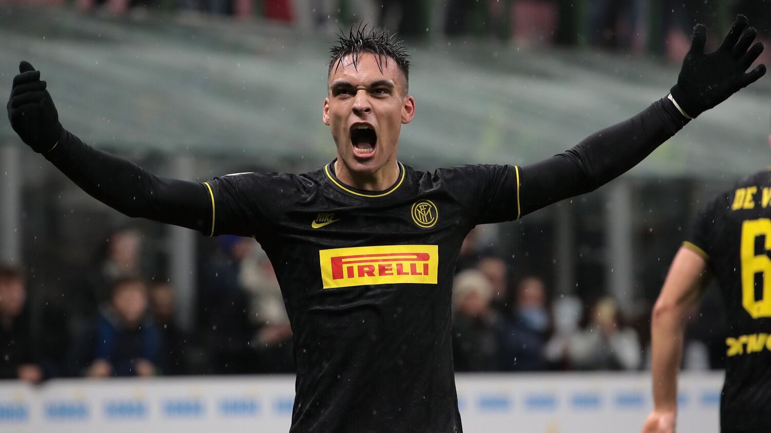 Lautaro, la mini-clausola spaventa l'Inter: Messi lo vuole al Barça