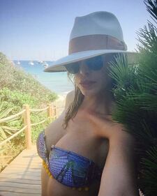 Aida Yespica, il seno esplode su Instagram 26