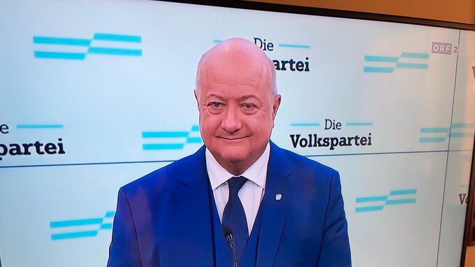 Austria, dopo cinque mesi accordo di governo senza destra. Christian Stocker sarà cancelliere