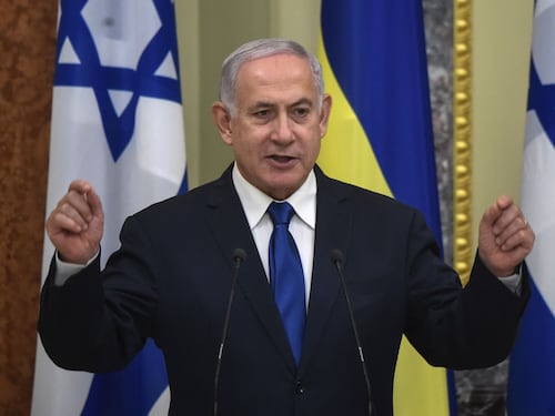 Israele, il ministro Gantz incontra Abu Mazen. È un regalo del premier Bennett a Biden