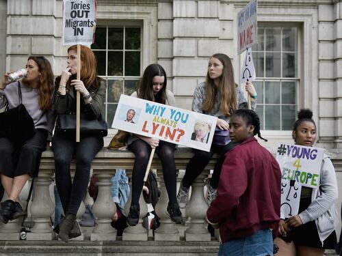 Gb, una tassa sui lavoratori Ue