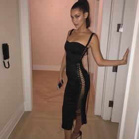 Bella Hadid sexy in un abito mozzafiato 1