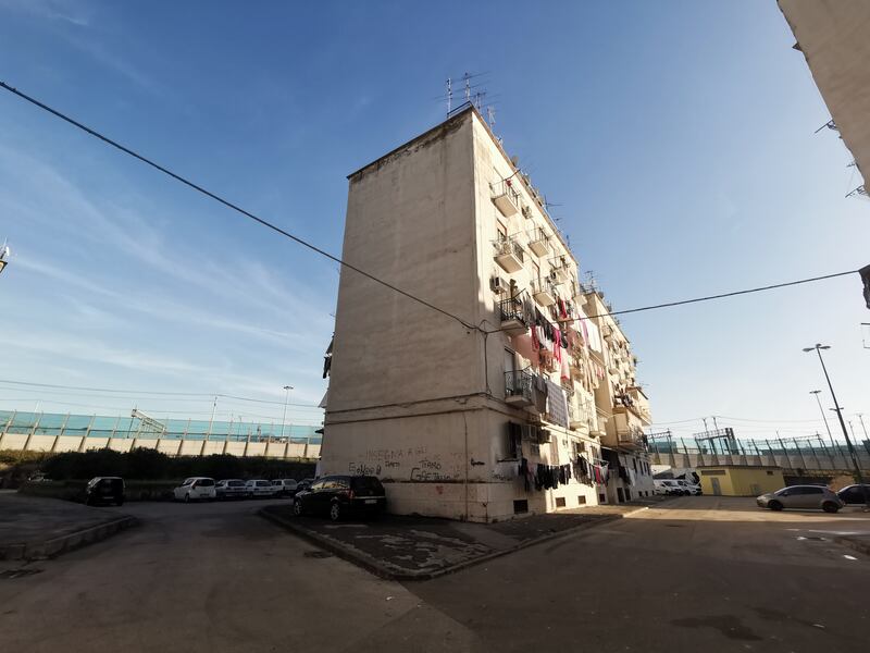 Il degrado nelle case popolari di Napoli 4