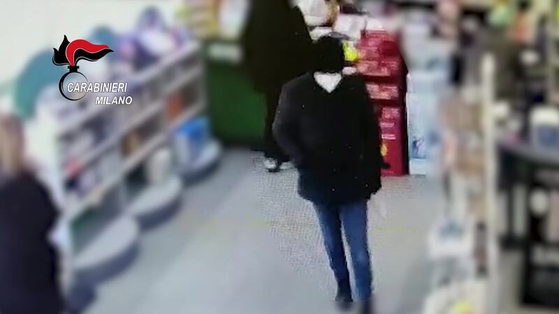 Rapina una farmacia ma dimentica la ricetta intestata alla moglie sul bancone 4