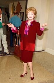 Addio a Debbie Reynolds, la star di "Singin' in the Rain" 17