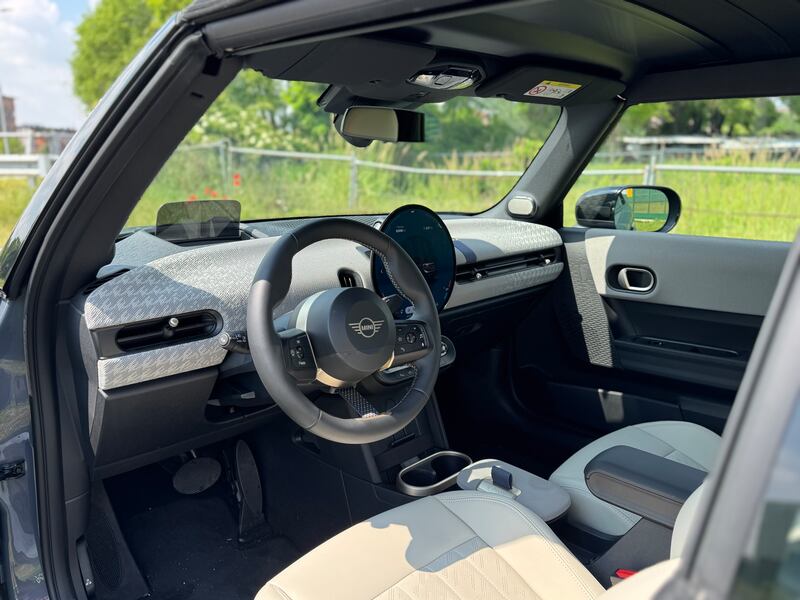 MINI Cabrio 2025: guarda la gallery della nuova decappottabile da città 11
