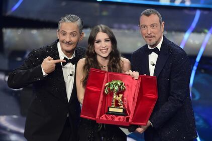 Angelina Mango vince la 74esima edizione del festival di Sanremo 6