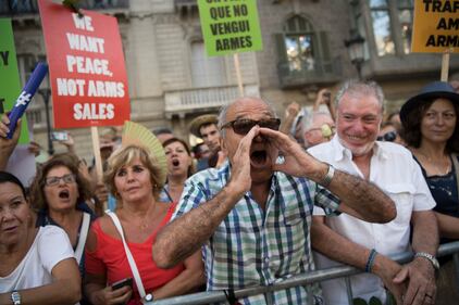 Barcellona in piazza per la pace dopo la strage sulla rambla 1