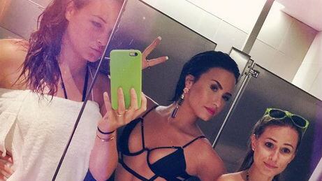 Dopo Miley Cyrus, anche Demi Lovato sexy
