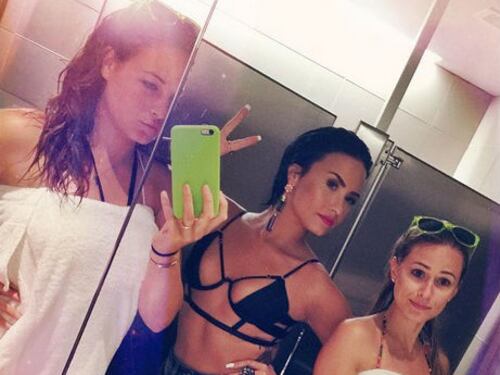 Dopo Miley Cyrus, anche Demi Lovato sexy